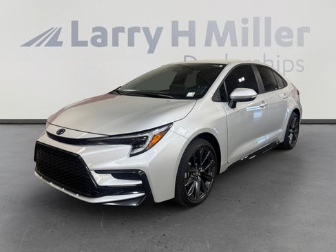 Used 2026 Toyota Corolla SE w/ SE Package FWD image 1