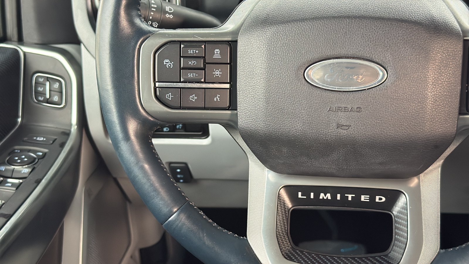 Used 2024 Ford F250 Limited w/ FX4 Off-Road Package AWD/4WD image 16