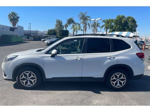 Certified 2022 Subaru Forester Premium w/ Popular Package #2 AWD/4WD image 2