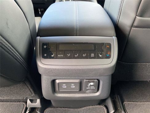 New 2026 Nissan Pathfinder Platinum FWD image 26