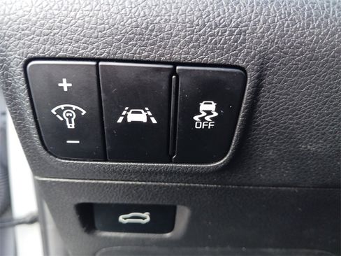 Used 2023 Kia K5 GT-Line image 35