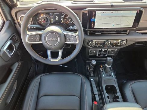 Used 2024 Jeep Wrangler Unlimited Sahara w/ Technology Group AWD/4WD image 14
