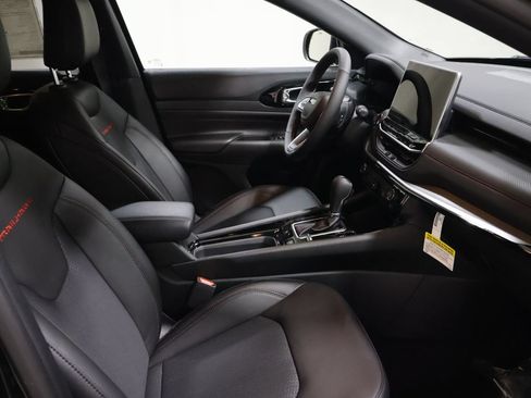 New 2026 Jeep Compass Trailhawk AWD/4WD image 18