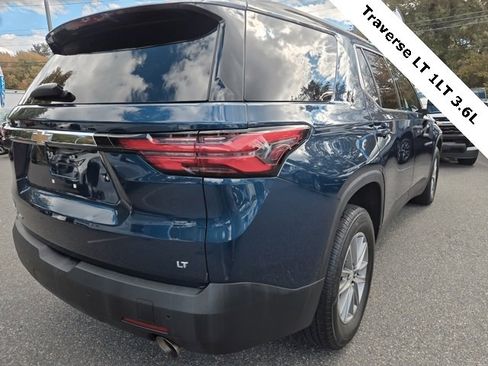 Used 2023 Chevrolet Traverse LT image 12