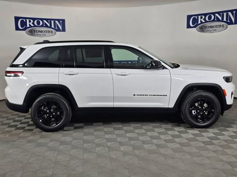 New 2025 Jeep Grand Cherokee Altitude image 6