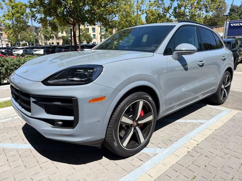 Used 2026 Porsche Cayenne S AWD/4WD image 1