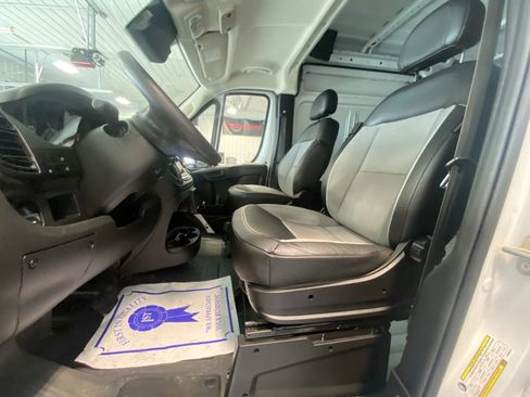 Used 2025 RAM ProMaster 2500 w/ Convenience Group FWD image 11