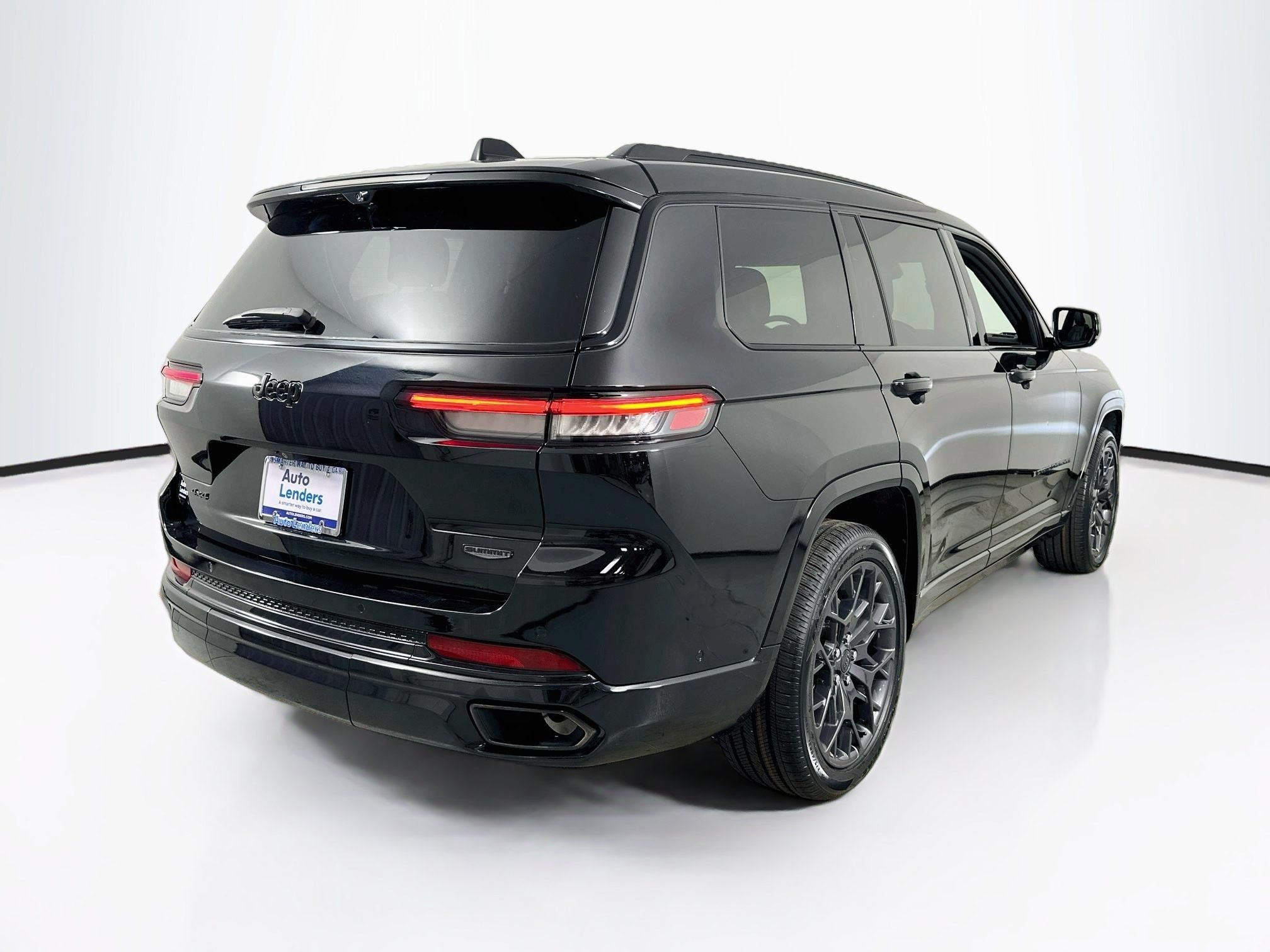 Used 2023 Jeep Grand Cherokee L Summit AWD/4WD image 5