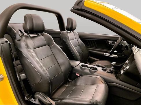Used 2015 Ford Mustang Premium RWD image 8