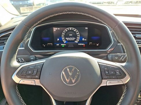 Certified 2022 Volkswagen Tiguan SE image 22