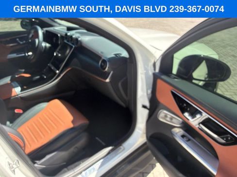 Used 2024 Mercedes-Benz GLC 300 4MATIC image 23