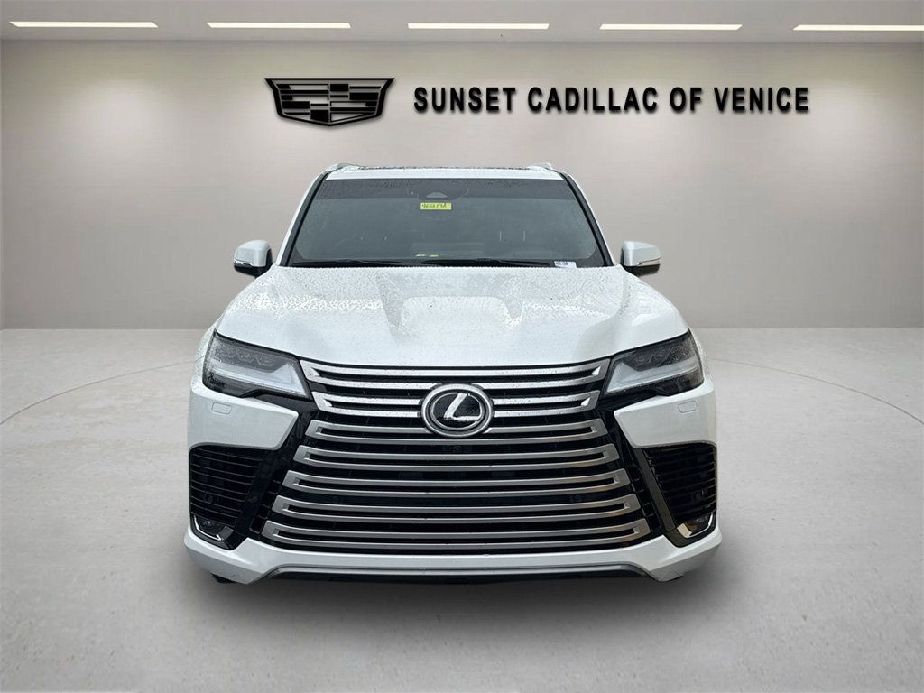 Used 2025 Lexus LX 600 4WD w/ Luxury Package image 2