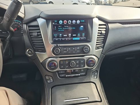 Used 2017 Chevrolet Suburban Premier AWD/4WD image 17