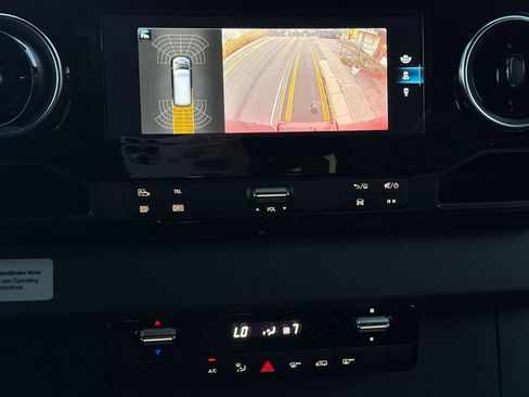 Used 2024 Mercedes-Benz Sprinter 3500 image 22