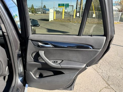 Used 2017 BMW X1 xDrive28i image 19