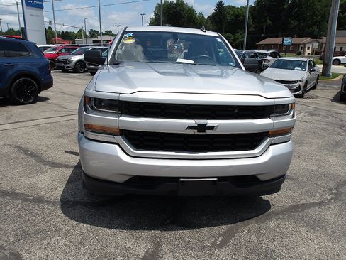 Used 2018 Chevrolet Silverado 1500 Custom w/ Custom Value Package AWD/4WD image 2