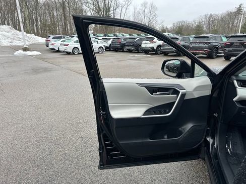 Certified 2024 Toyota RAV4 XLE AWD/4WD image 28