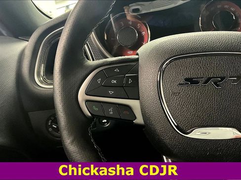 Used 2016 Dodge Challenger SRT Hellcat image 10