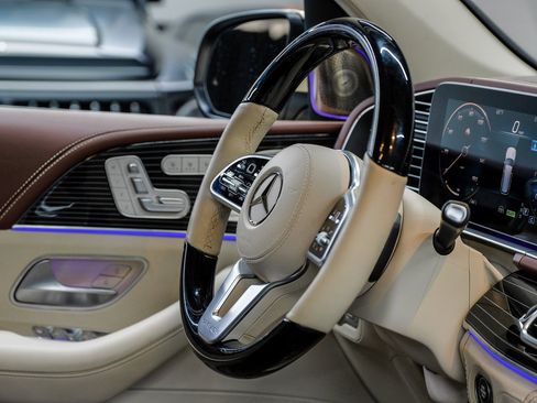 Used 2022 Mercedes-Benz Maybach GLS 600 4MATIC image 24