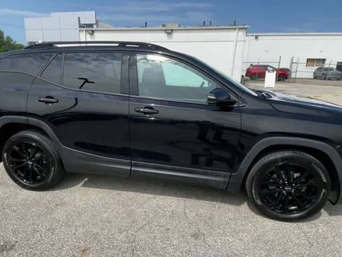 Certified 2020 GMC Terrain SLE w/ Driver Convenience Package AWD/4WD image 3