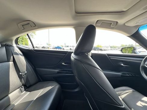 Used 2024 Lexus ES 250 w/ Premium Package AWD/4WD image 16