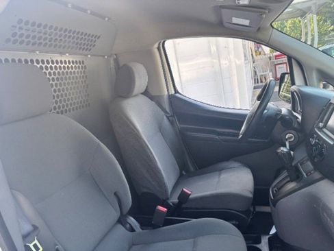 Used 2020 Nissan NV200 S image 45