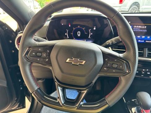 Used 2024 Chevrolet Trax RS w/ Driver Confidence Package FWD image 16