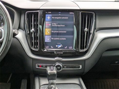 Used 2020 Volvo XC60 T5 Momentum image 16