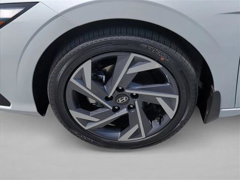 New 2026 Hyundai Elantra Limited FWD image 10