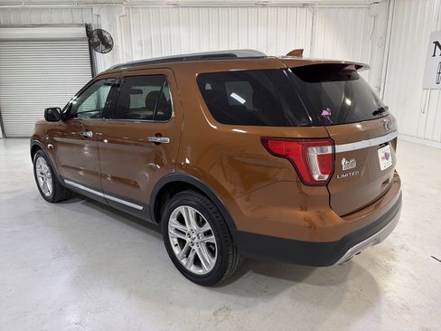 Used 2017 Ford Explorer Limited image 3
