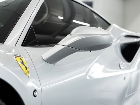 Used 2022 Ferrari F8 Tributo image 20