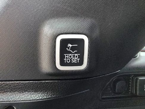 Used 2025 Jeep Grand Cherokee Laredo X w/ Luxury Tech Group I image 26