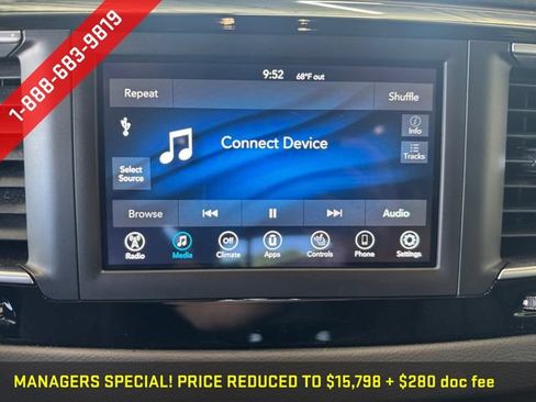 Used 2019 Chrysler Pacifica Touring-L FWD image 20