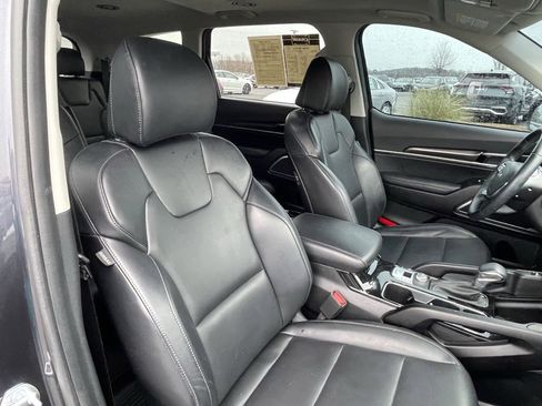 Used 2025 Kia Telluride S image 32
