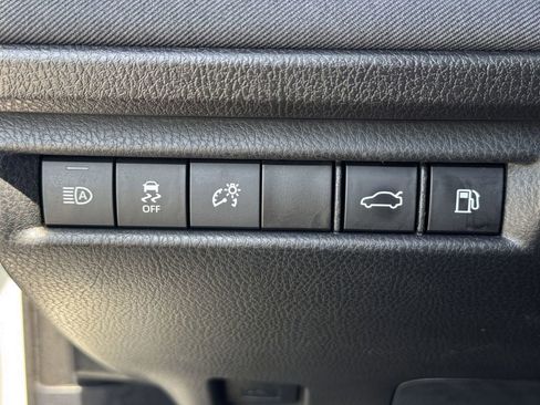 Used 2025 Toyota Camry LE image 24