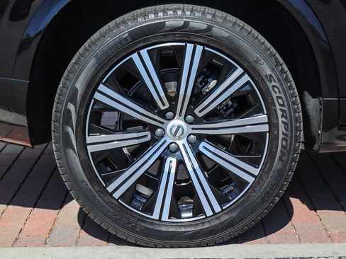 Used 2023 Volvo XC90 B5 Core w/ Protection Package Premier AWD/4WD image 10