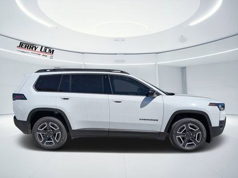 New 2026 Jeep Cherokee Limited image 2