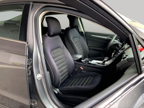 Used 2014 Ford Fusion SE FWD image 8