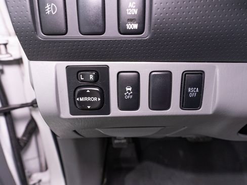Used 2015 Toyota Tacoma 4x4 Double Cab w/ TRD Sport Package image 29