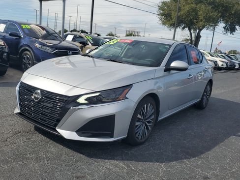 Certified 2023 Nissan Altima 2.5 SV image 3