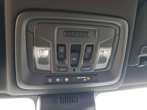 Used 2025 GMC Sierra 1500 AT4 w/ AT4 Preferred Package image 21