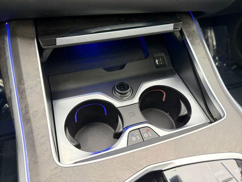 Certified 2024 BMW X7 xDrive40i w/ Executive Package image 27