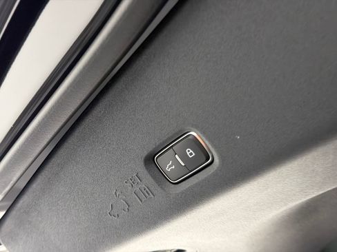 New 2026 Lincoln Navigator L Premier AWD/4WD image 10