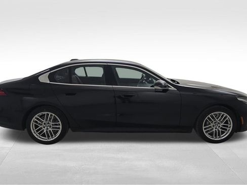 New 2025 BMW 530i xDrive AWD/4WD image 10