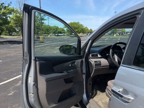 Used 2015 Honda Odyssey EX image 10