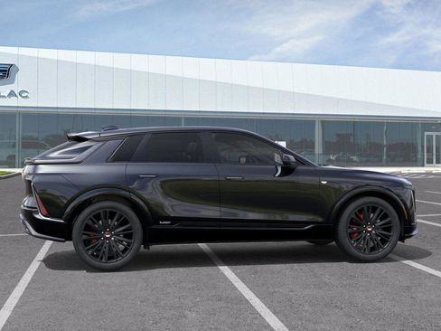New 2026 Cadillac Lyriq V w/ LPO, Floor Liner Package AWD/4WD image 6