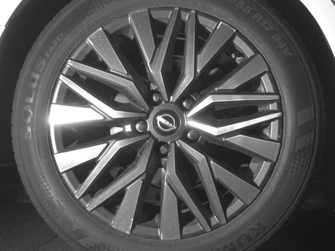 Used 2025 Nissan Altima 2.5 SV FWD image 15