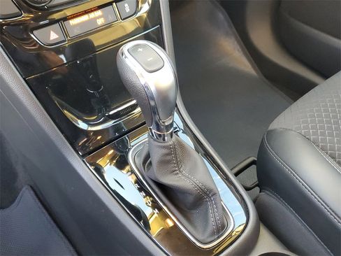 Used 2022 Buick Encore Preferred w/ Safety Package image 29