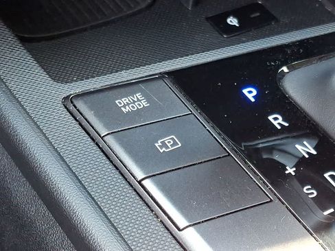 Certified 2025 Hyundai Elantra Sport FWD image 24