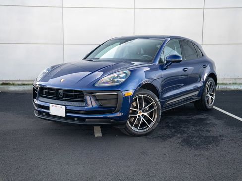 Used 2024 Porsche Macan image 1